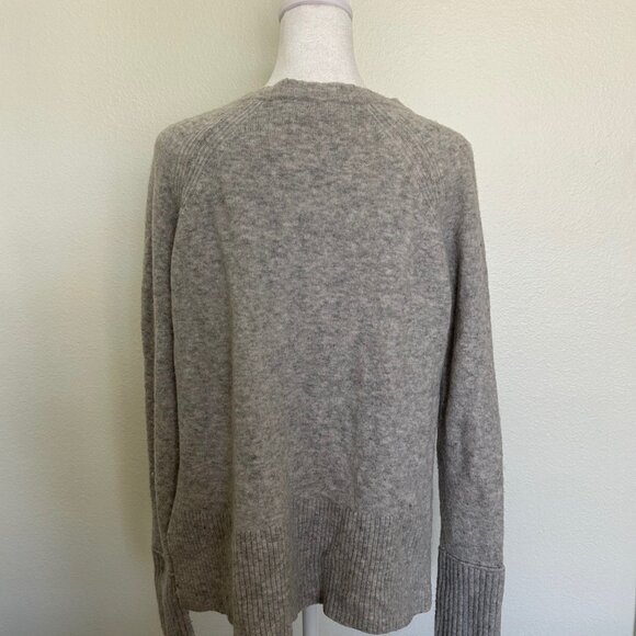 J. CREW V Neck Sweater SZM Merino Apaca Wool Blend Heather Grey Classic Pullover - Picture 2 of 8
